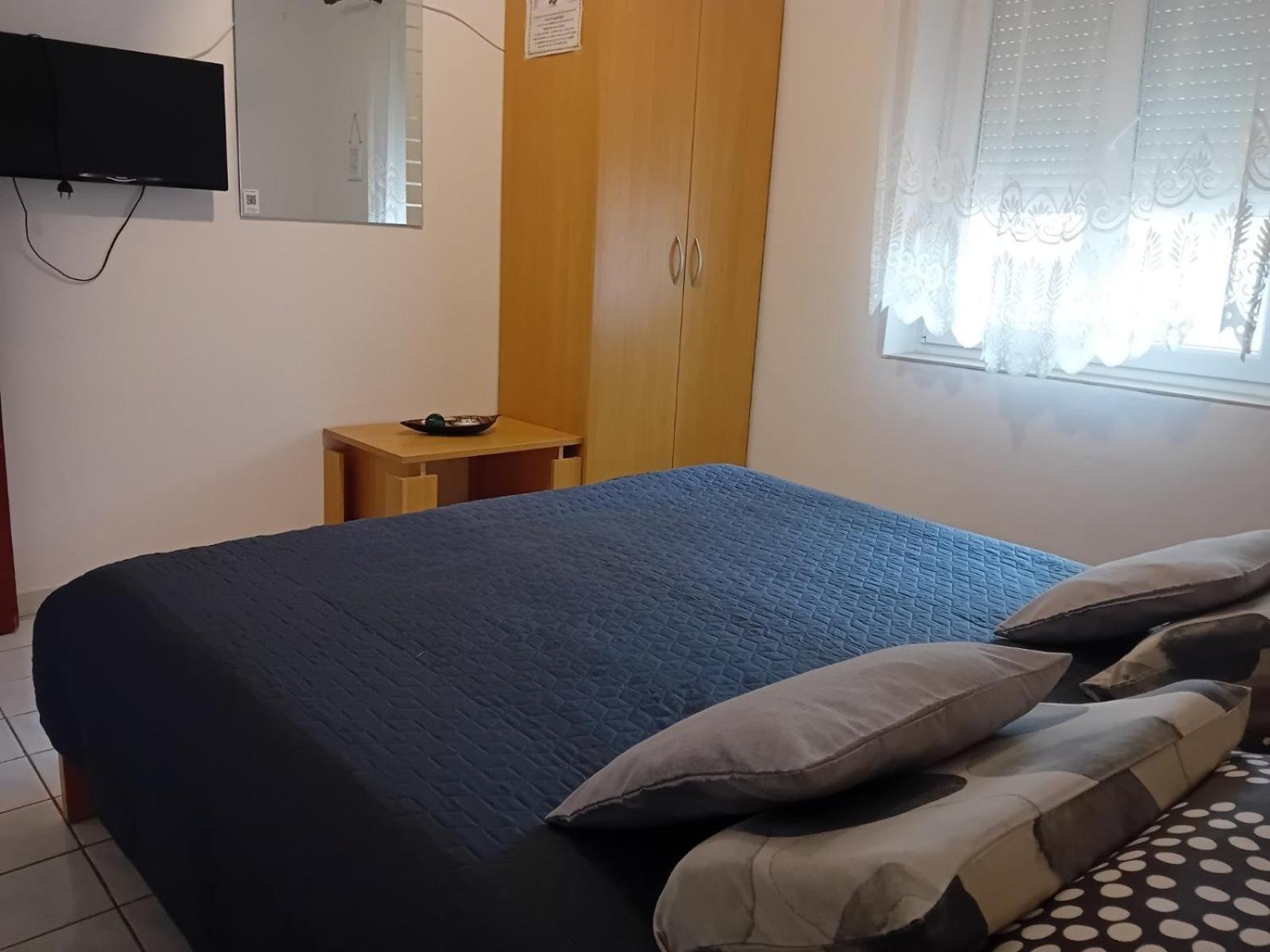 Rooms With A Parking Space Krk - 13553 Vrh  Номер фото